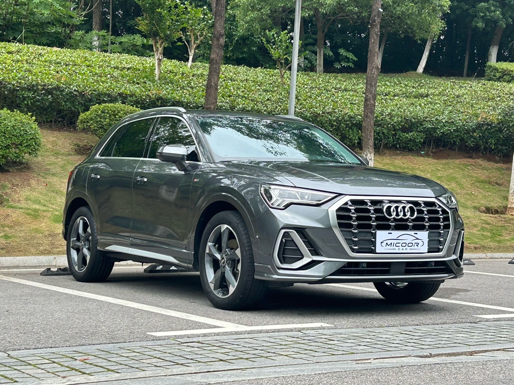 Audi Q3 2022 car image #3