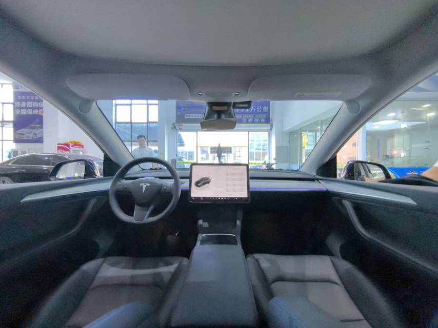 Tesla Model Y 2024 car image #7
