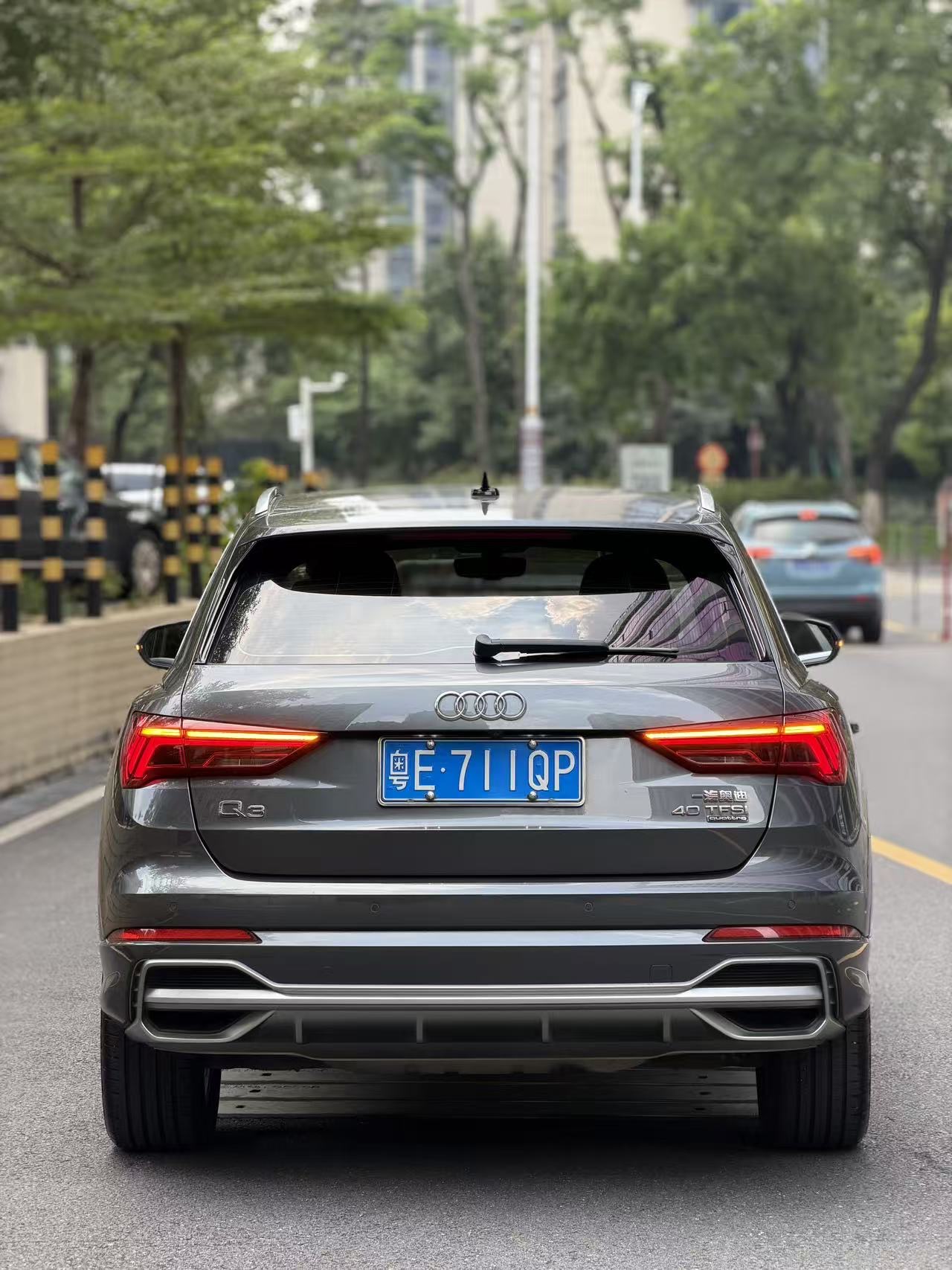 Audi Q3 2020 car image #9