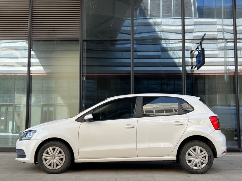 Volkswagen Polo 2018 car image #2