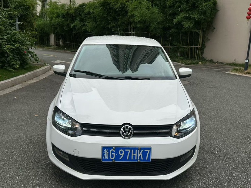 Volkswagen Polo 2012 Volkswagen Polo 2012 car image