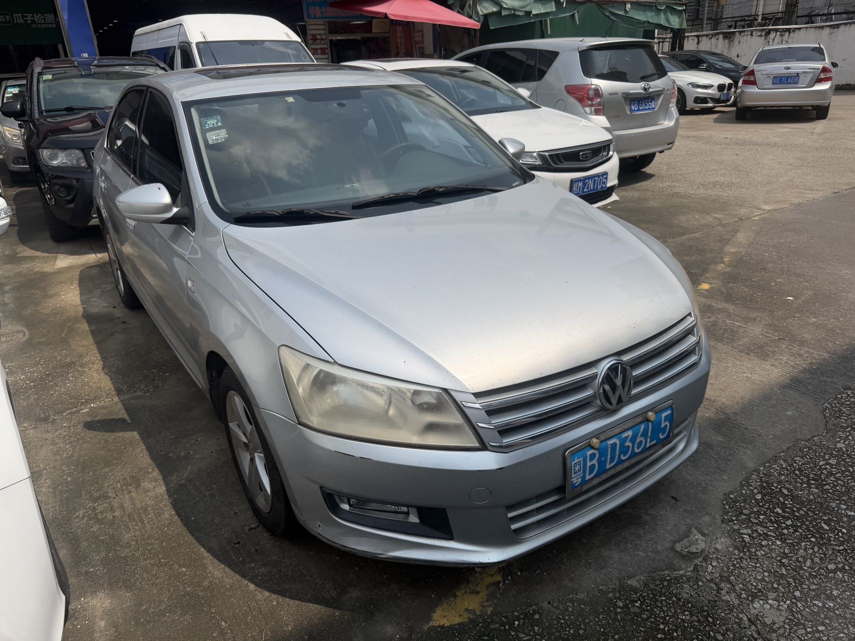 Volkswagen Santana 2014 car image #2