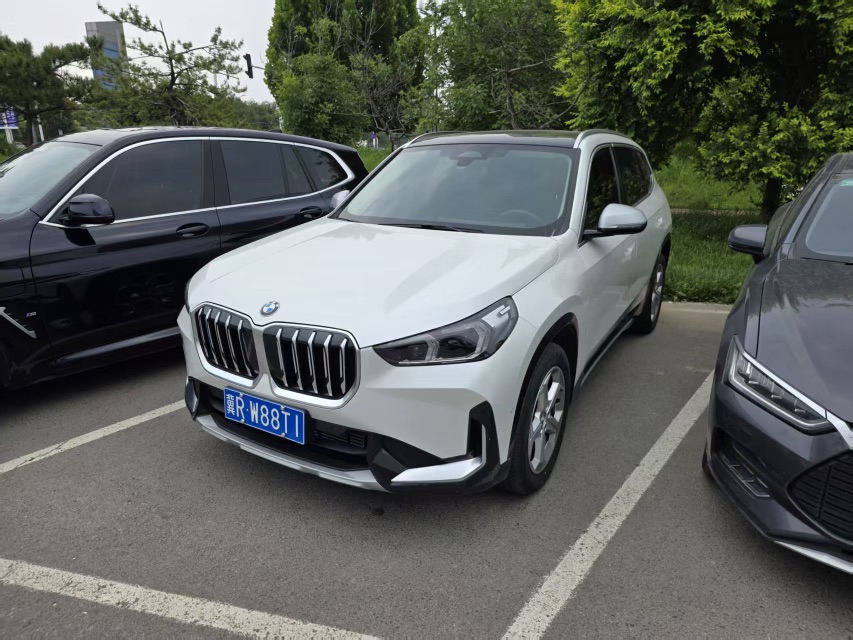 BMW X1 2023 image de voiture 