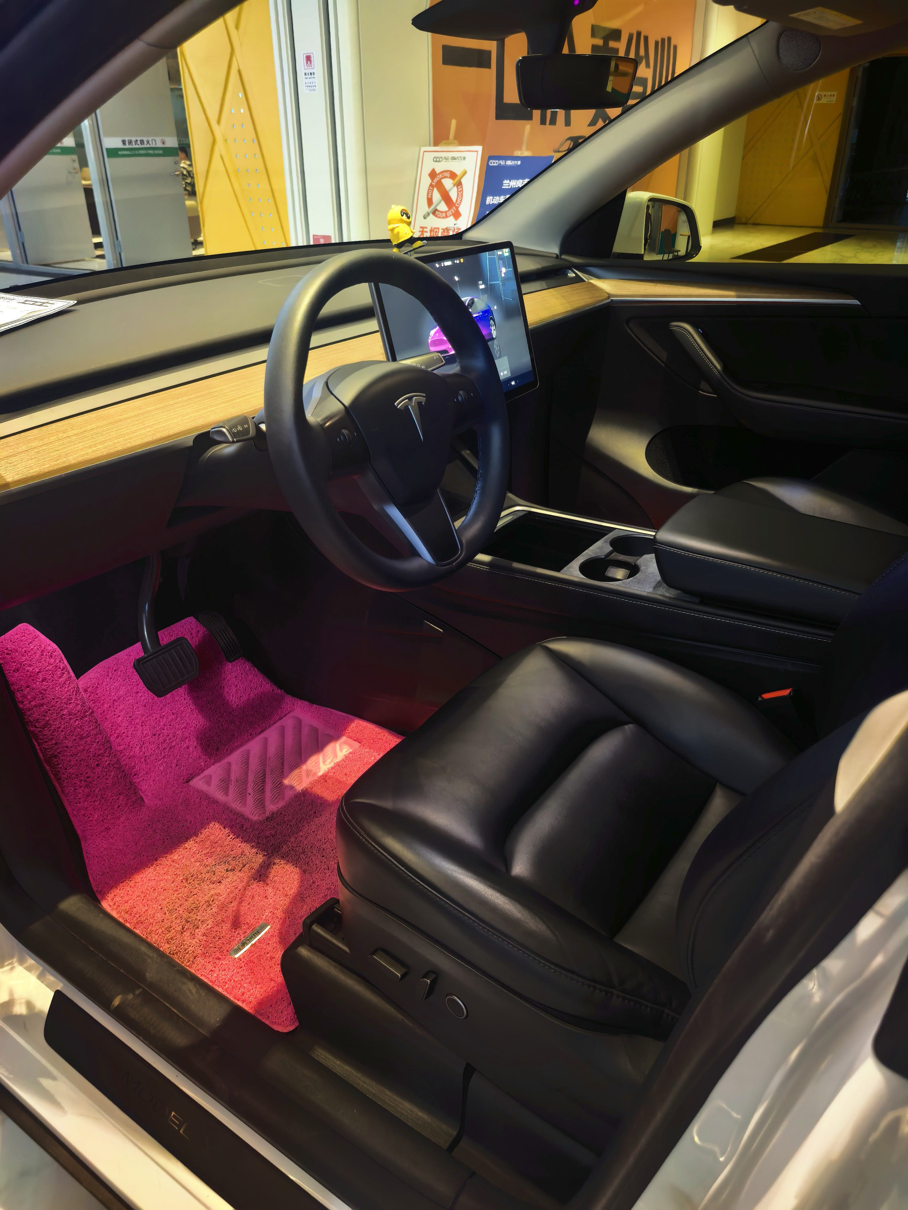Tesla Model Y 2022 car image #4