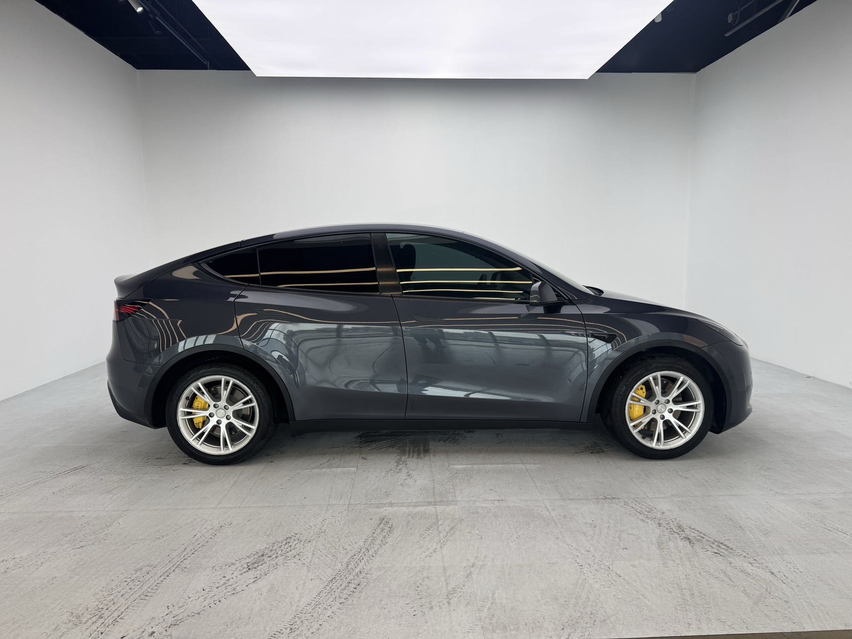 Tesla Model Y 2022 #19 Tesla Model Y 2022 car image #19