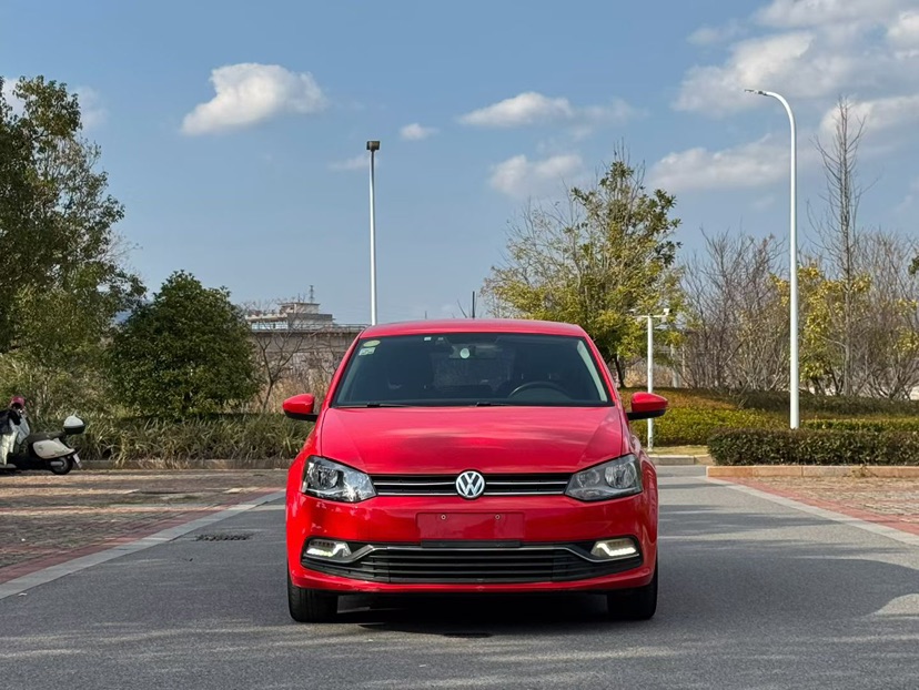 Volkswagen Polo 2018 car image 