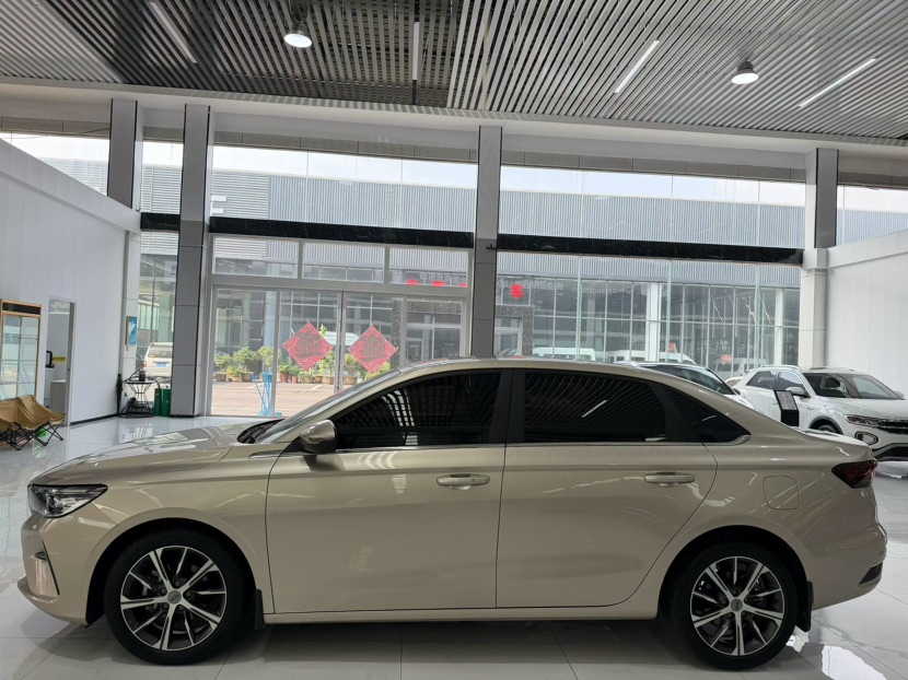 GEELY Emgrand 2022 car image #3