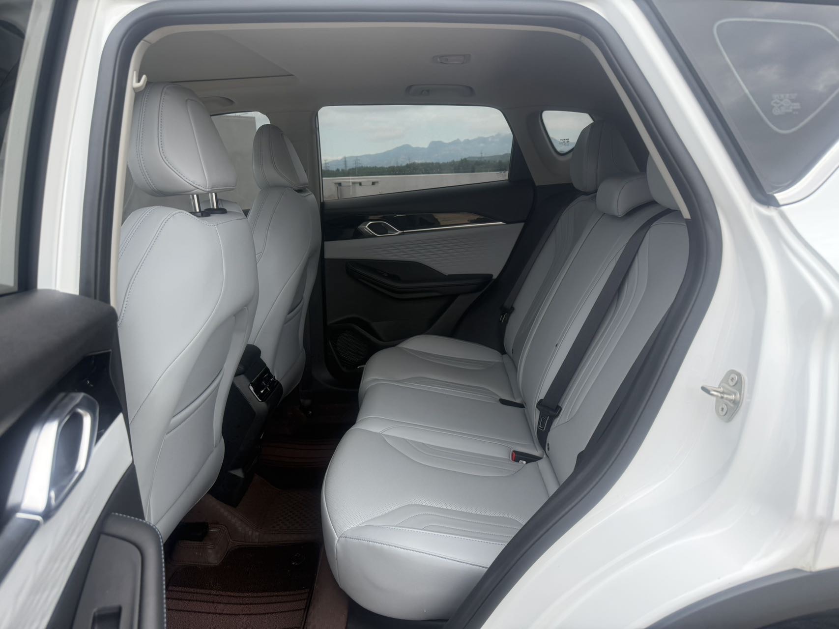 GEELY Coolray 2025 #6 GEELY Coolray 2025 car image #6