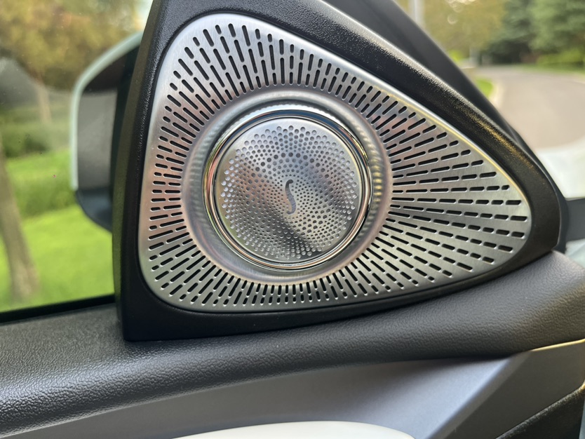 Tesla Model Y 2022 #16 Tesla Model Y 2022 car image #16