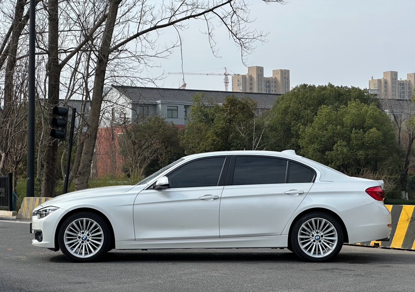 BMW 3 Series 2018 #3 BMW 3 Series 2018 car image #3