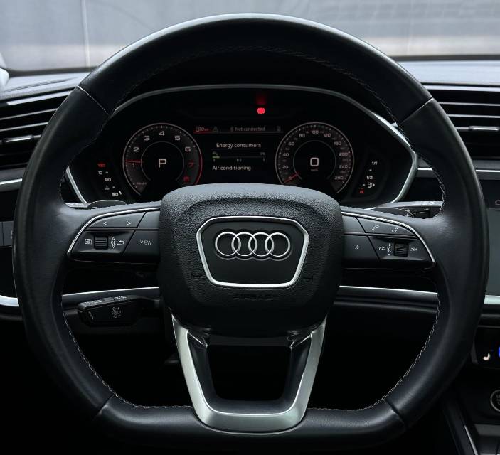 Audi Q3 2022 car image #10