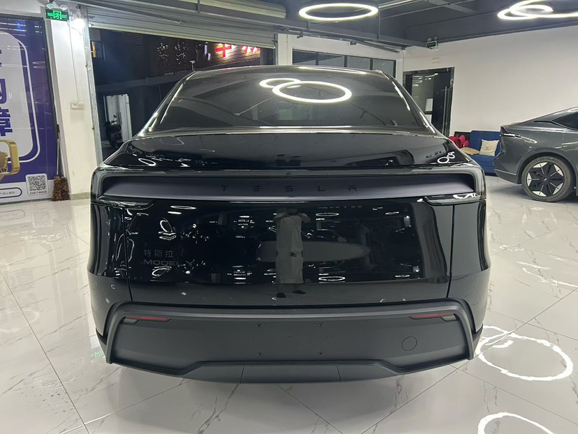 Tesla Model Y 2026 #8 Tesla Model Y 2026 car image #8