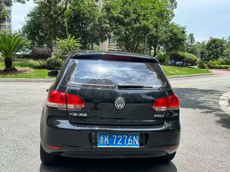 Volkswagen Golf 2012 car image #6