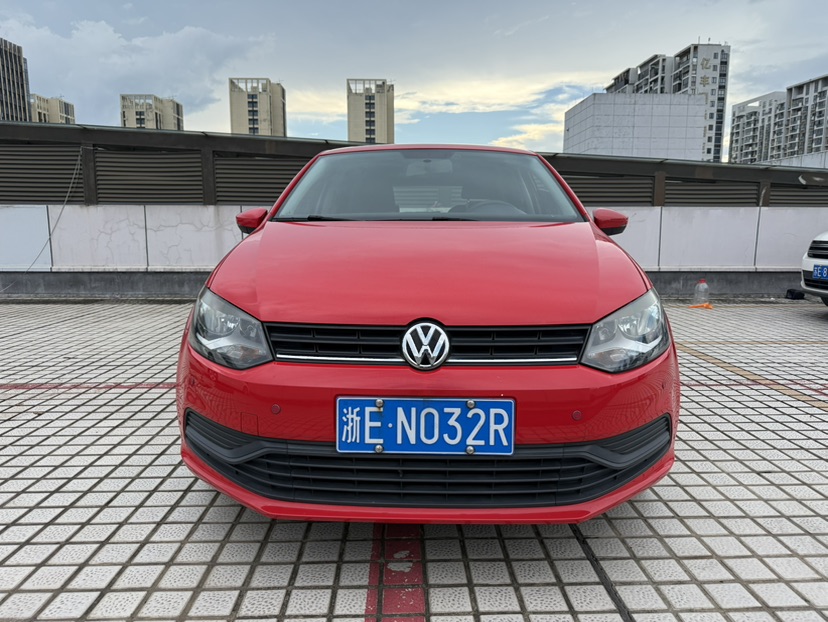 Volkswagen Polo 2017 car image #2