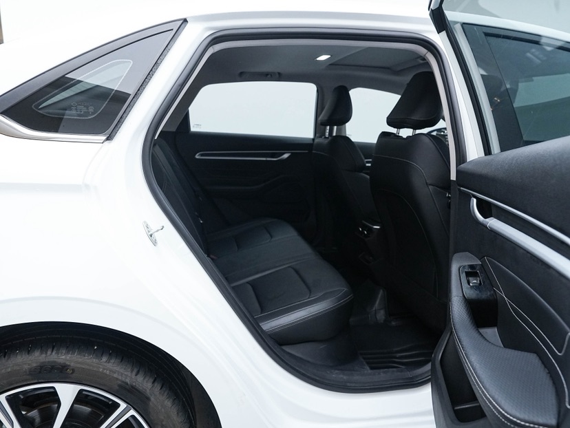 GEELY Emgrand 2025 #4 GEELY Emgrand 2025 car image #4
