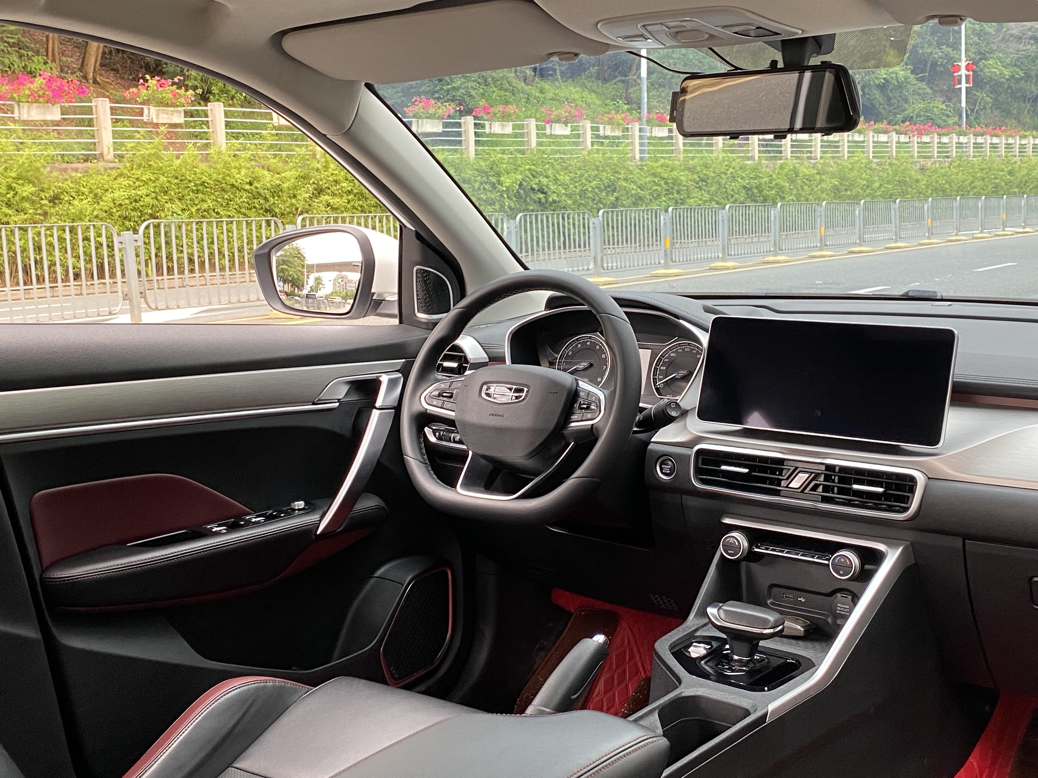 GEELY Coolray 2022 car image #6