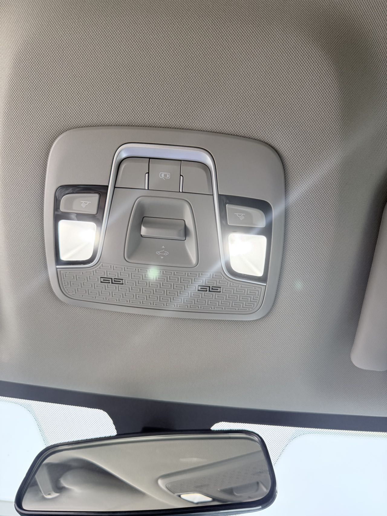 GEELY Coolray 2022 #13 GEELY Coolray 2022 car image #13