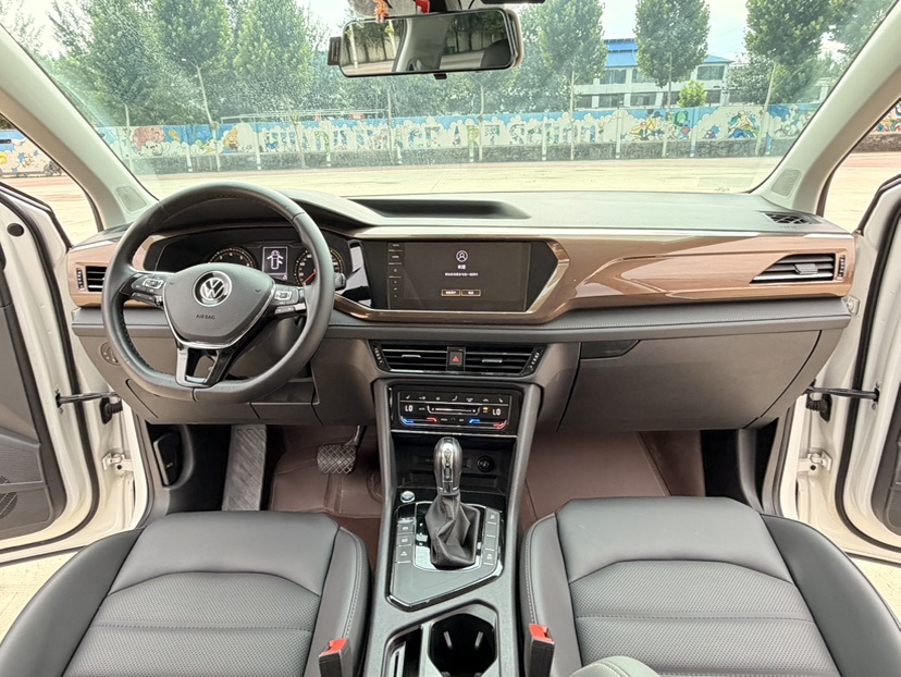 Volkswagen Tharu 2022 #15 Volkswagen Tharu 2022 car image #15
