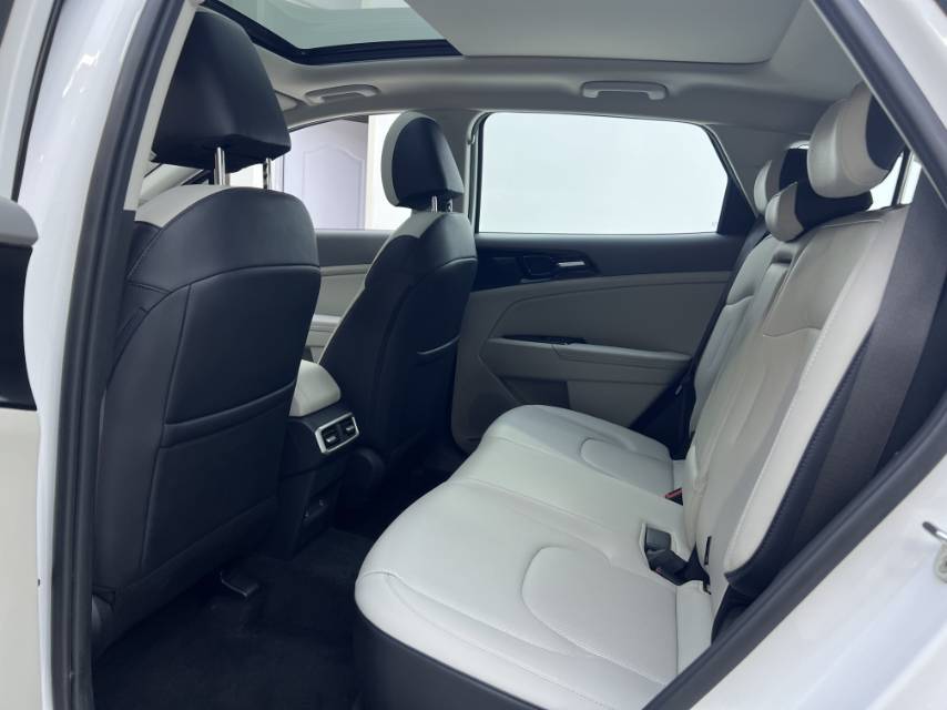 Kia Sportage 2023 car image #4