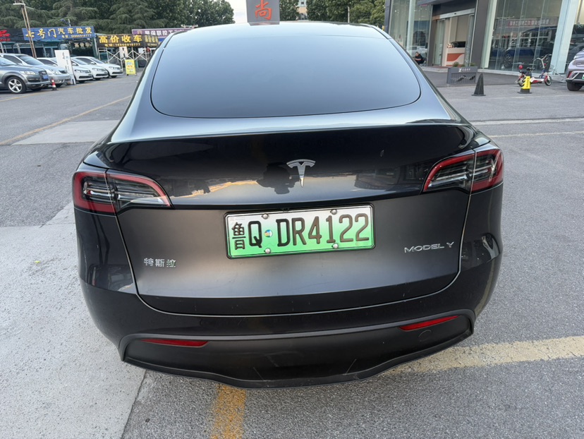 Tesla Model Y 2024 #7 Tesla Model Y 2024 car image #7