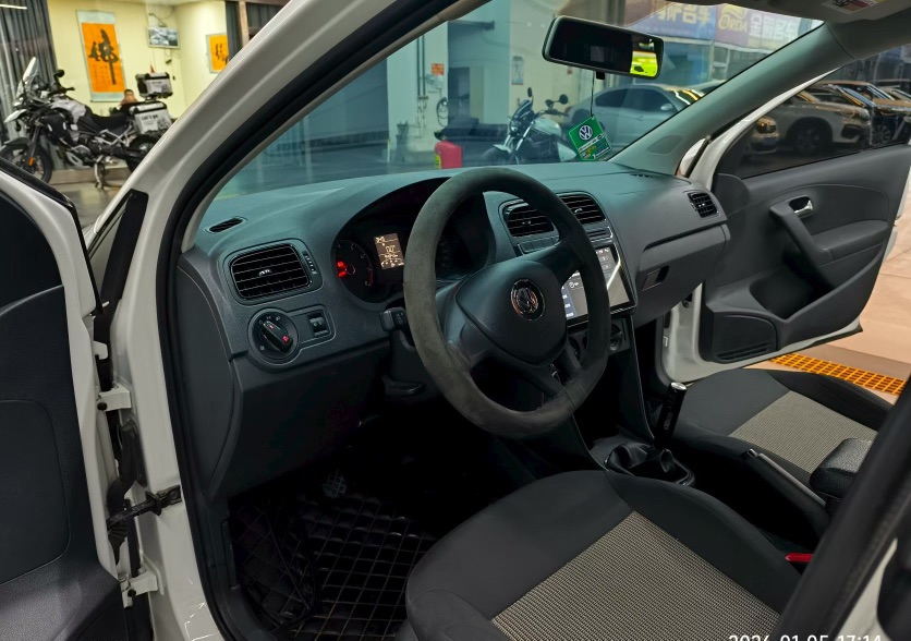 Volkswagen Polo 2017 #4 Volkswagen Polo 2017 car image #4