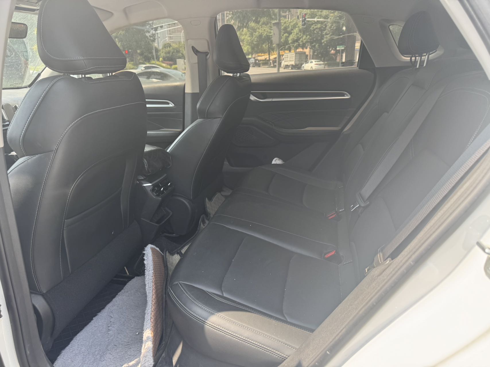 GEELY Emgrand 2024 car image #8