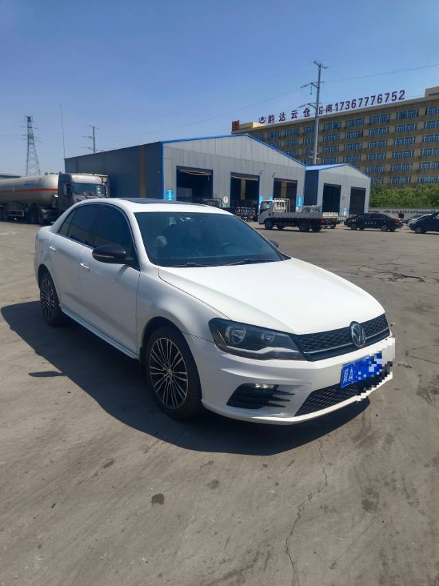 Volkswagen Bora 2015 car image #2