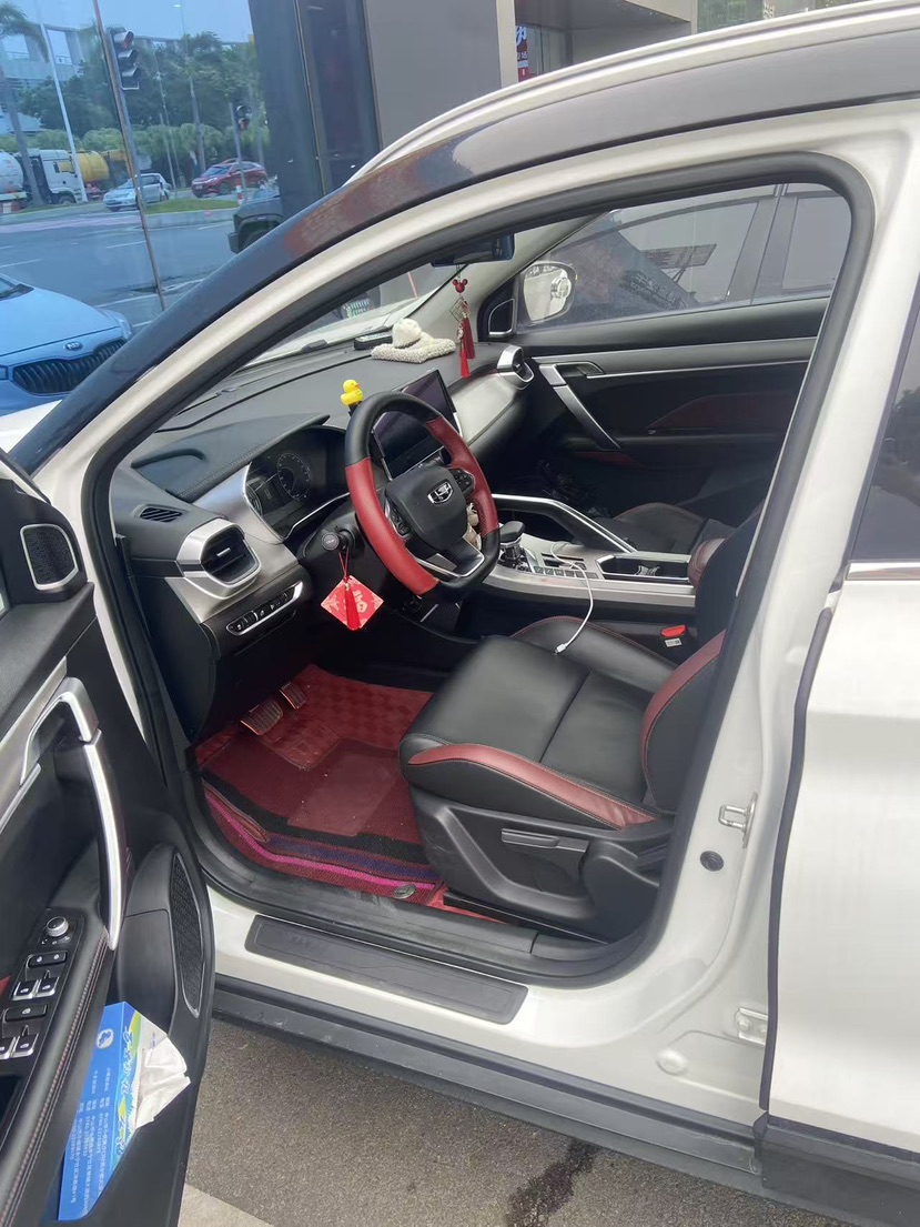 GEELY Coolray 2022 immagine di auto #2