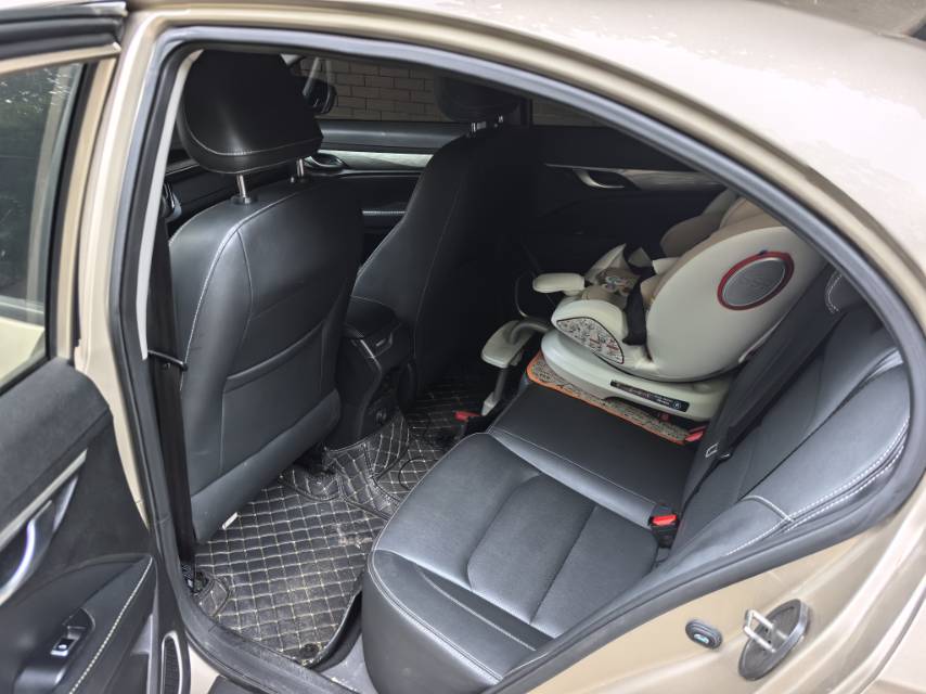 GEELY Emgrand 2019 #5 GEELY Emgrand 2019 car image #5