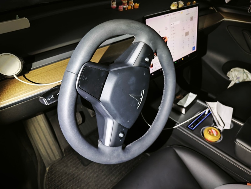 Tesla Model Y 2021 car image #3
