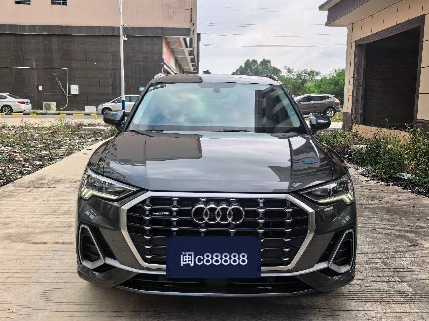 Audi Q3 2019 Audi Q3 2019 immagine di auto