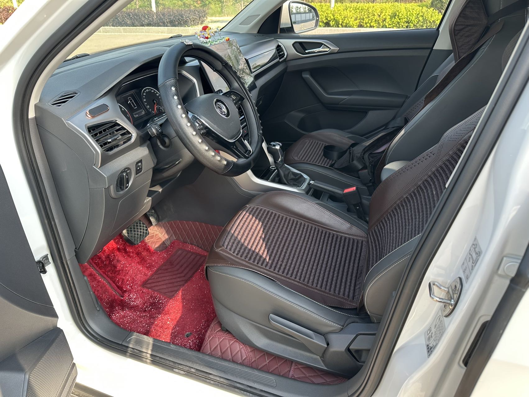 Volkswagen T-Cross 2019 #7 Volkswagen T-Cross 2019 car image #7