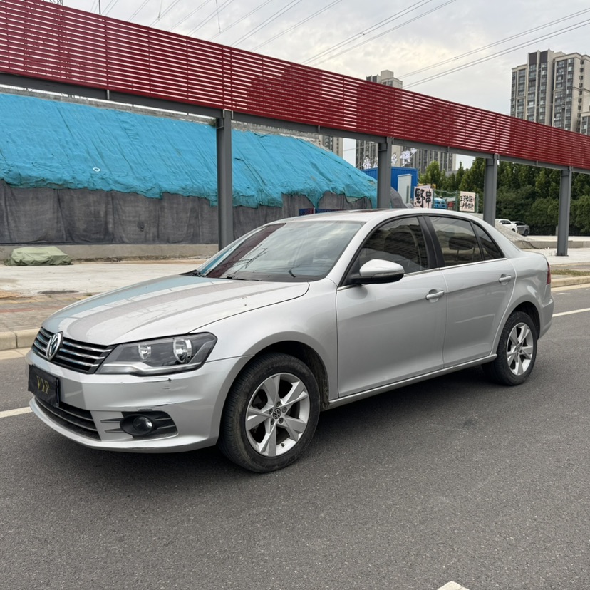 Volkswagen Bora 2013 car image 