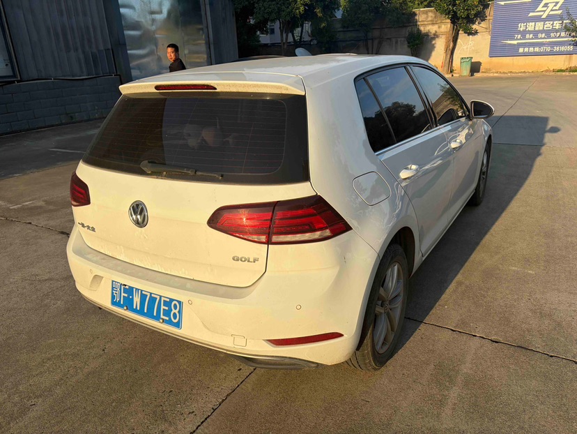 Volkswagen Golf 2018 car image #5