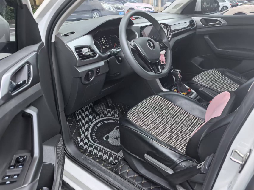 Volkswagen T-Cross 2021 #3 Volkswagen T-Cross 2021 car image #3