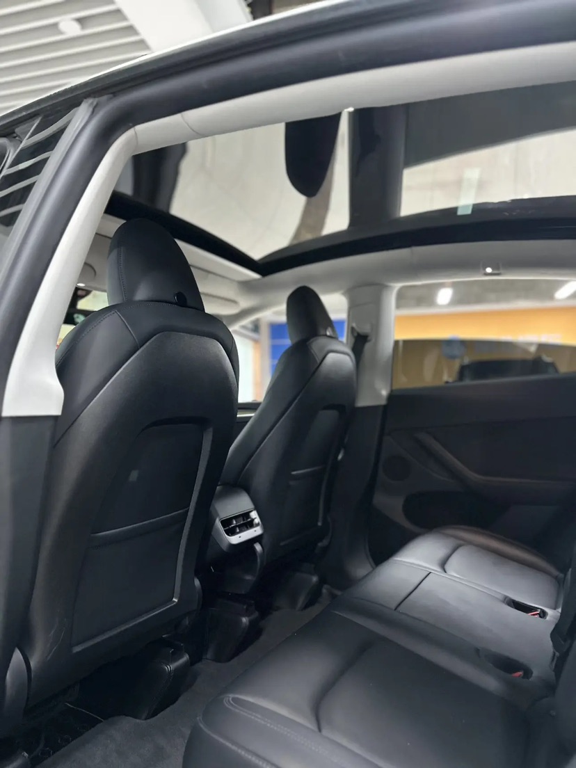 Tesla Model Y 2022 car image #7