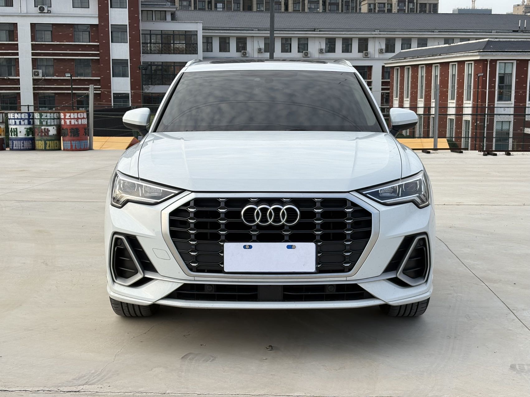 Audi Q3 2022 car image #2