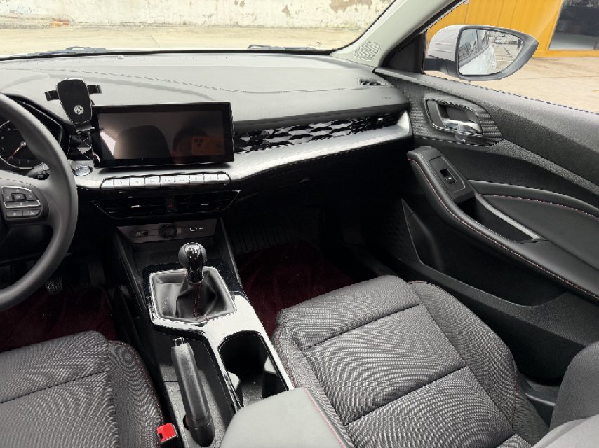 MG 5 2025 imagen de coche #5