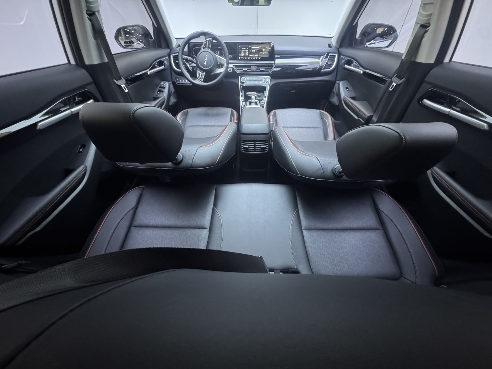 Kia Seltos 2023 car image #19
