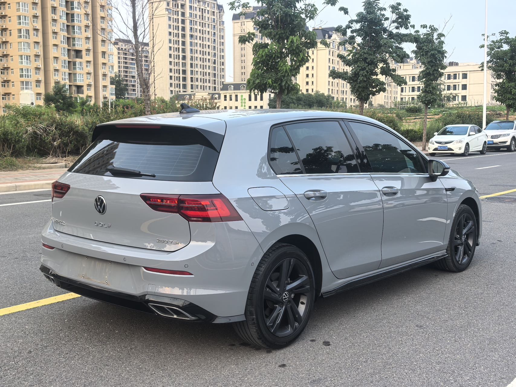 Volkswagen Golf 2022 car image #13