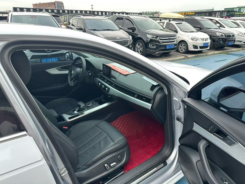 Audi Q3 2017 car image #3