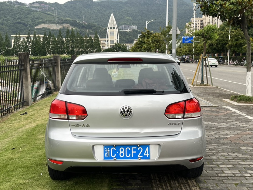 Volkswagen Golf 2012 car image #7