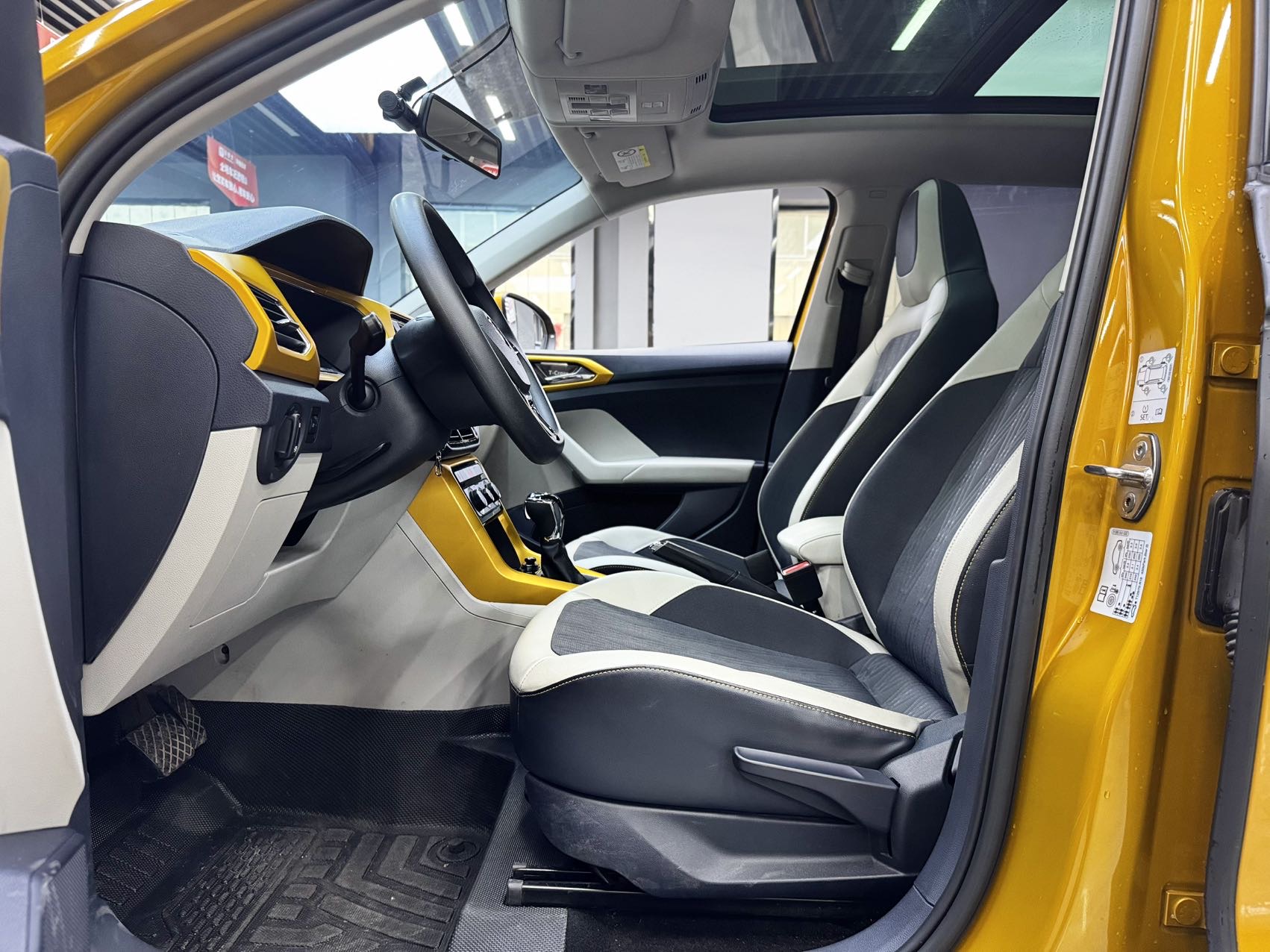 Volkswagen T-Cross 2020 car image #4