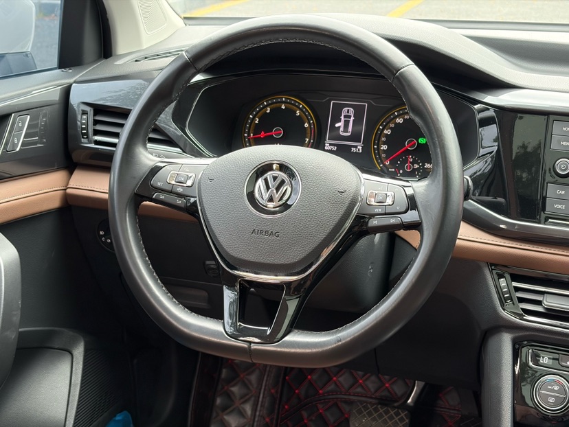 Volkswagen Tharu 2019 car image #11
