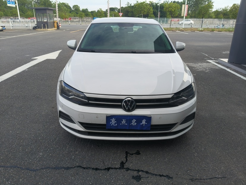 Volkswagen Polo 2023 car image #2