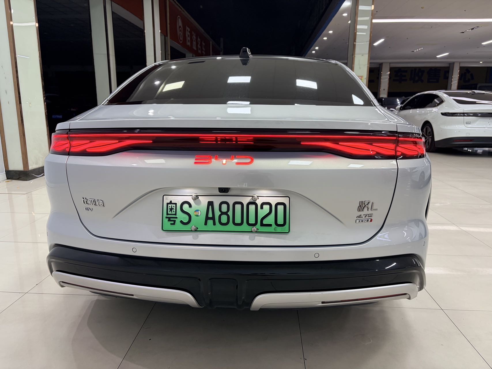 BYD HanL 2025 #5 BYD HanL 2025 car image #5