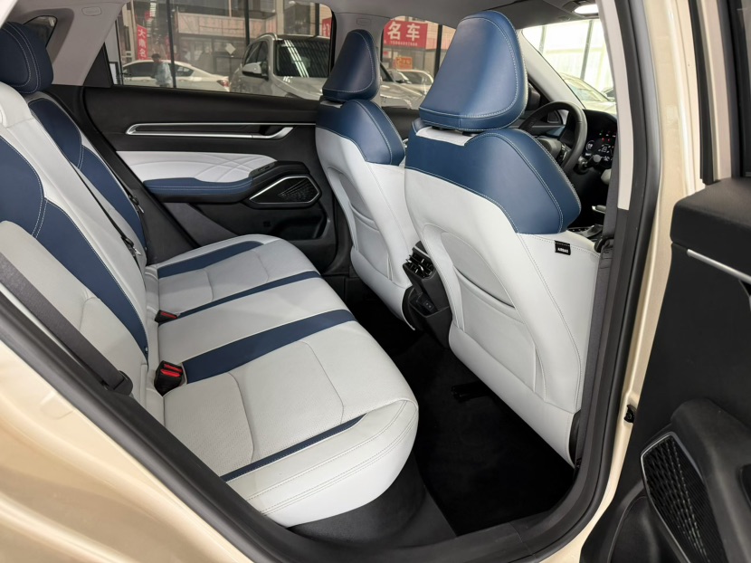GEELY Emgrand 2022 car image #9