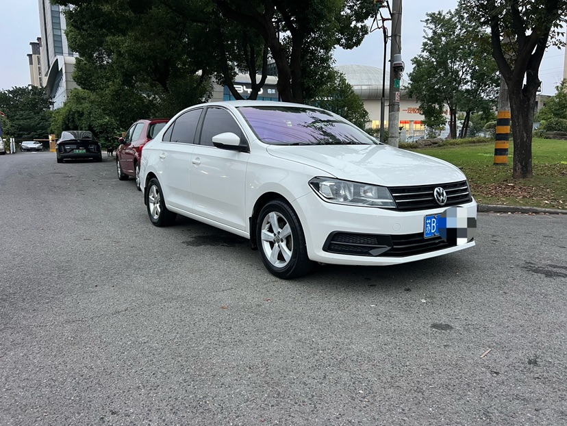 Volkswagen Santana 2017 car image #3