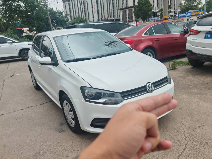 Volkswagen Polo 2018 car image #3