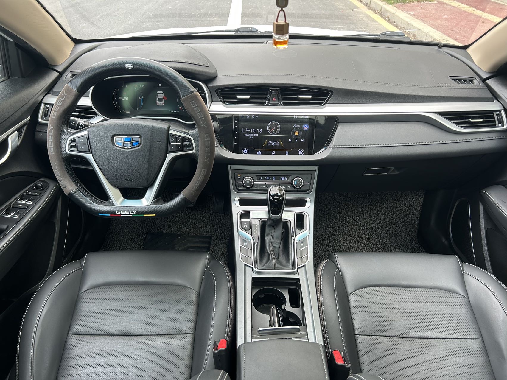 GEELY Emgrand 2019 #5 GEELY Emgrand 2019 car image #5